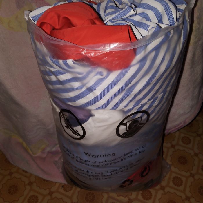 Отдам вещи на женщину и девочку