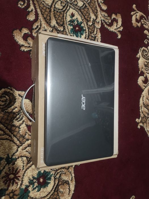 Noutbuk Acer 7 coray