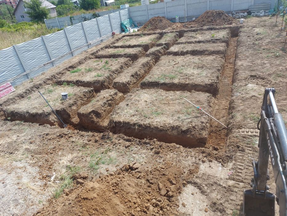 Închiriez MINIEXCAVATOR mini buldo excavator escavator miniescavator