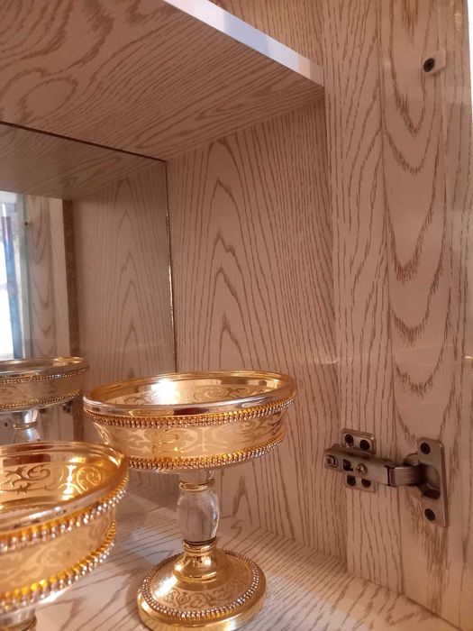 Shkaf holati a'lo mustaxkam