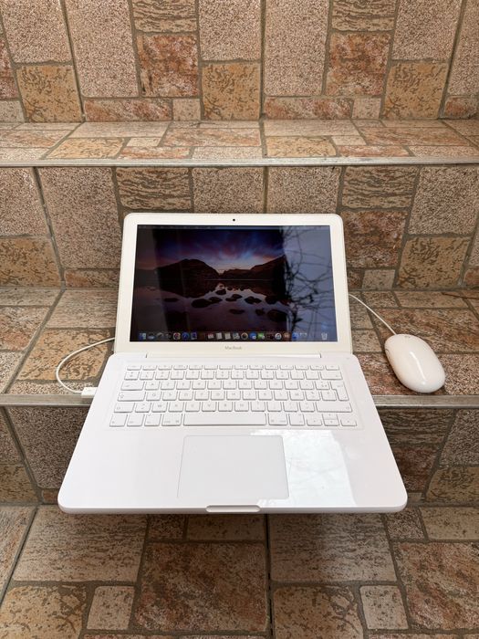 Oferta! MacBook Carcasa Plastic de Colectie + Magic Mouse retro!