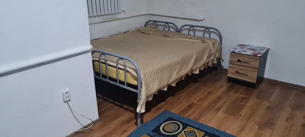 Сдам теплую комнату в цокольном этаже