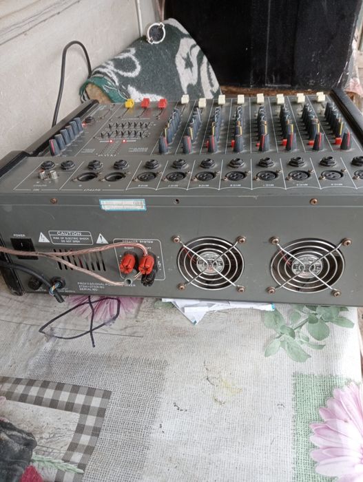 Mixer cu putere și boxe