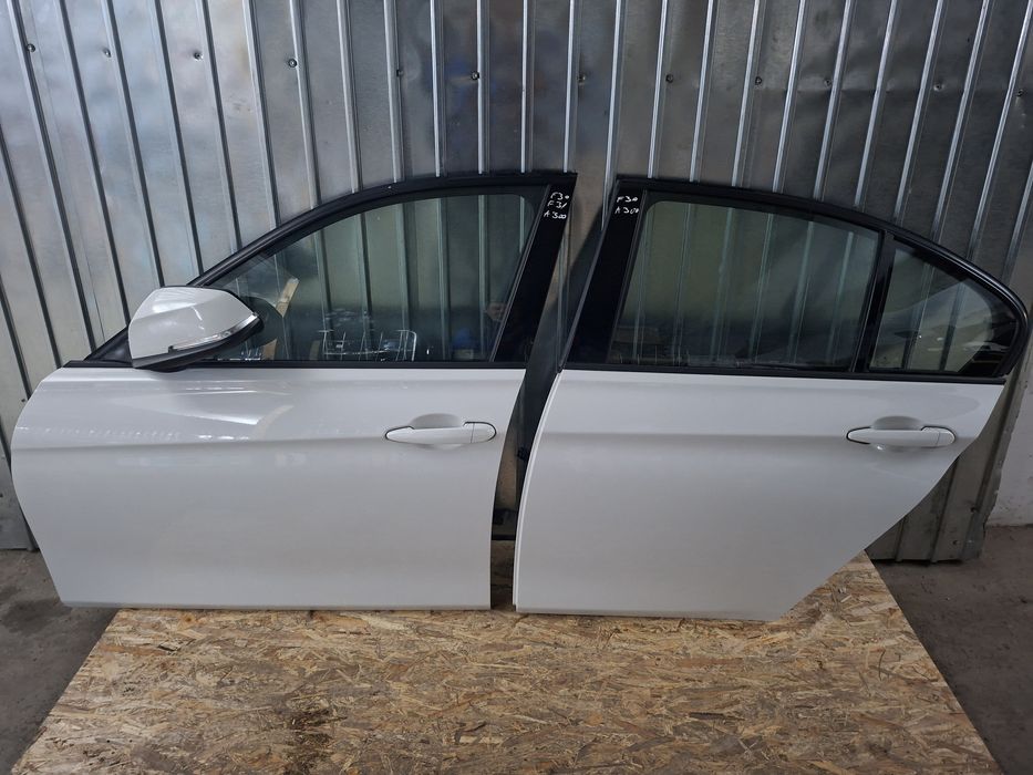 Usa Stanga Fata BMW F30 F31 Spate F30 culoare A300  cu macara și geam