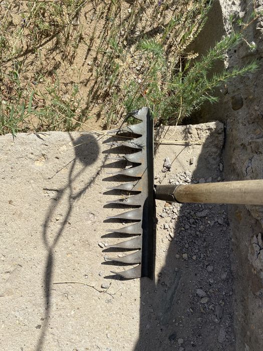 Продам лопаты и вилы