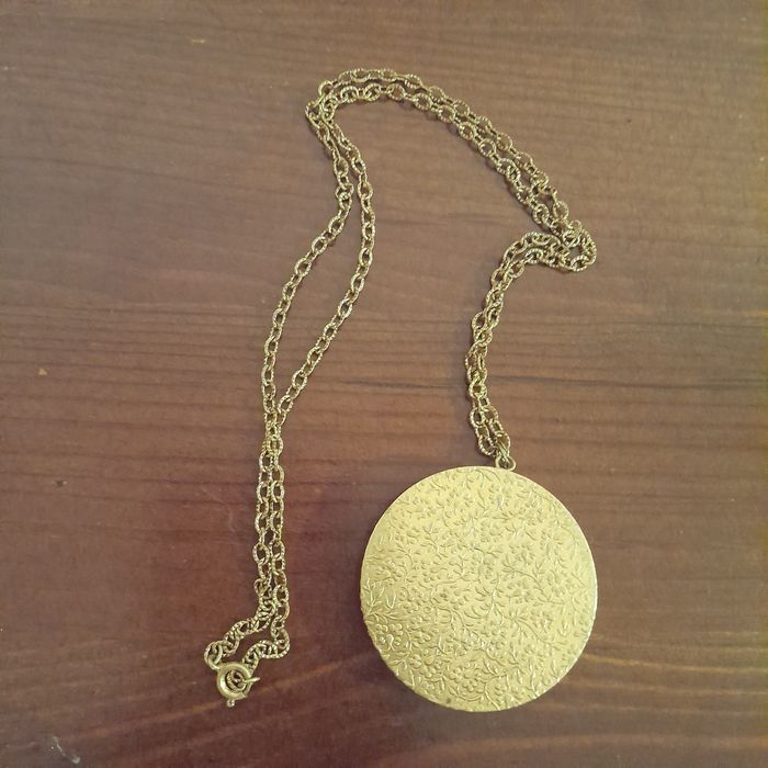 Уникален старинен медальон