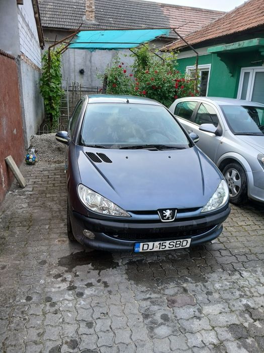 Vand Opel Astra h 1.7 cdtj si peugeot 206 1.4 hdi