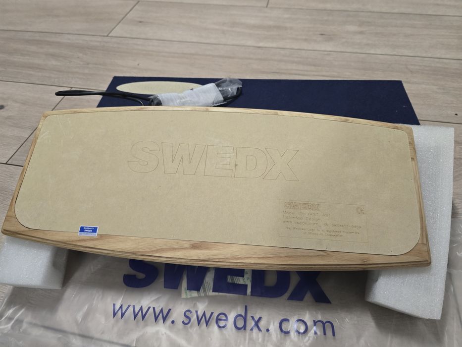 Tastatura de lemn natural Swedx ediție limitata