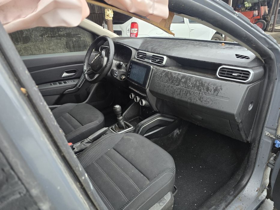 Dezmembrez/piese Dacia Duster 2023 1.5 dci  13.000 km