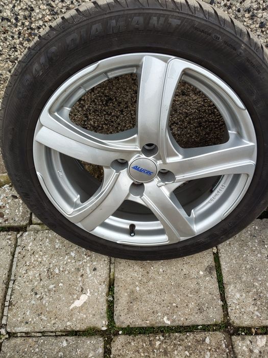 Алуминиеви джанти 4x100  17' с много добри летни гуми 205/50/17