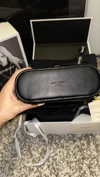 Geanta YSL pe stoc