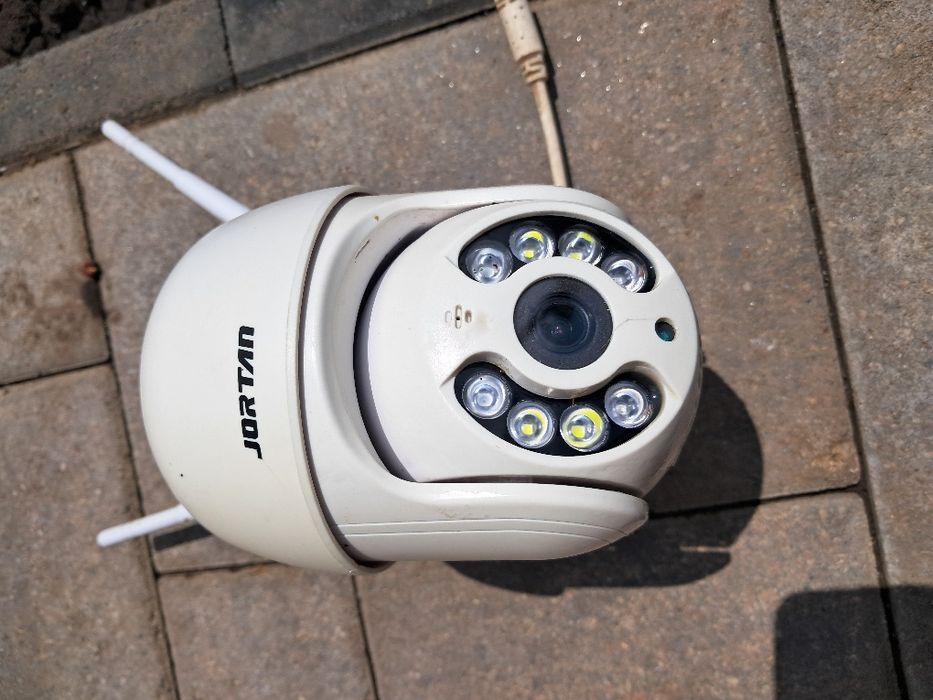 2 camere de supraveghere