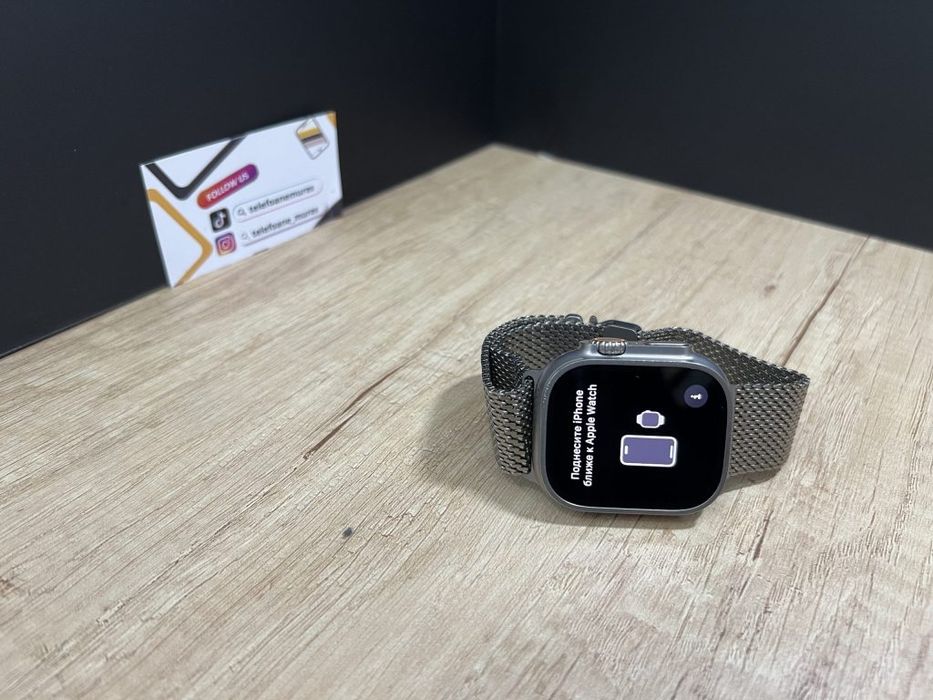 Apple Watch Ultra 2 49mm Natural Titanium Milanese Loop Second-Hand Fo