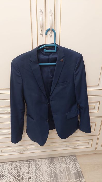 Школьный костюм - пиджак и брюки