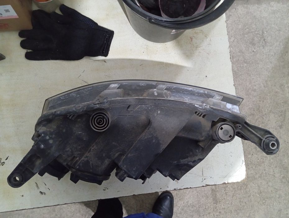 Шкода рапид фара