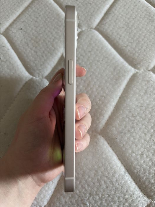 Phone  13  белый