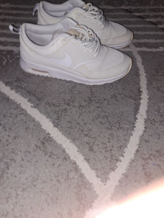 Vand adidasi dama nike