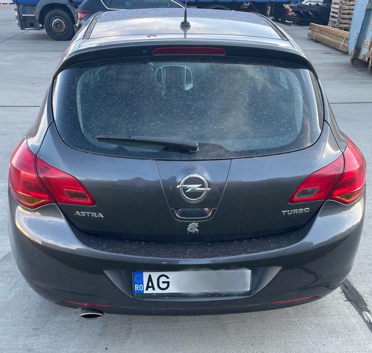 Opel Astra J 1.4 Turbo 2011