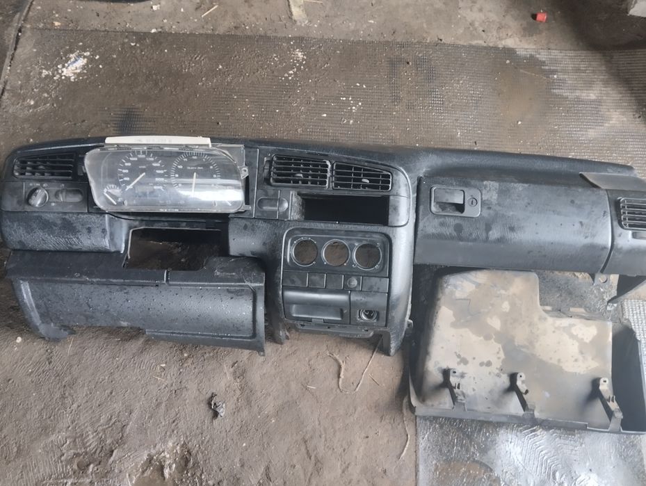 Венто на разбор кузовные детали