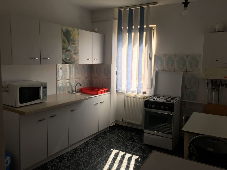 Inchiriez apartament 2 camere