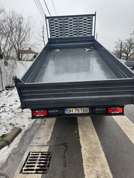 Iveco cu macara si basculare