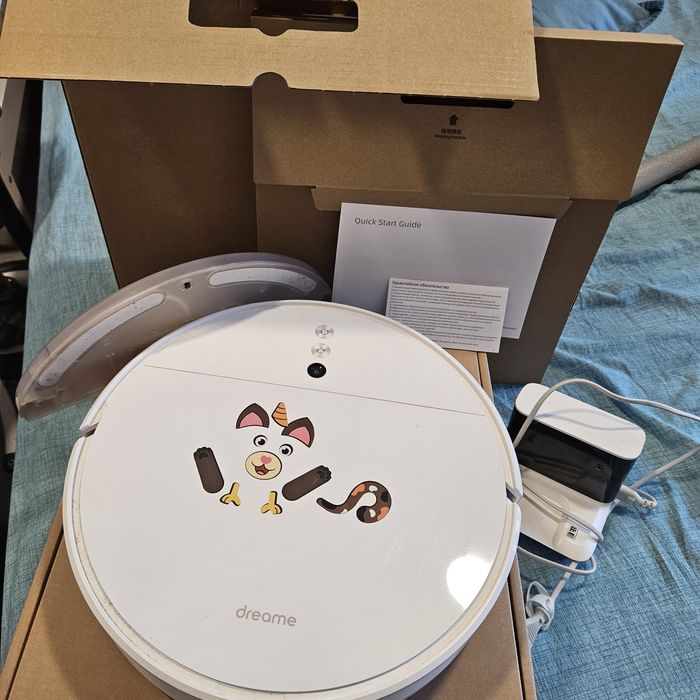 Робот пылесос с камерой