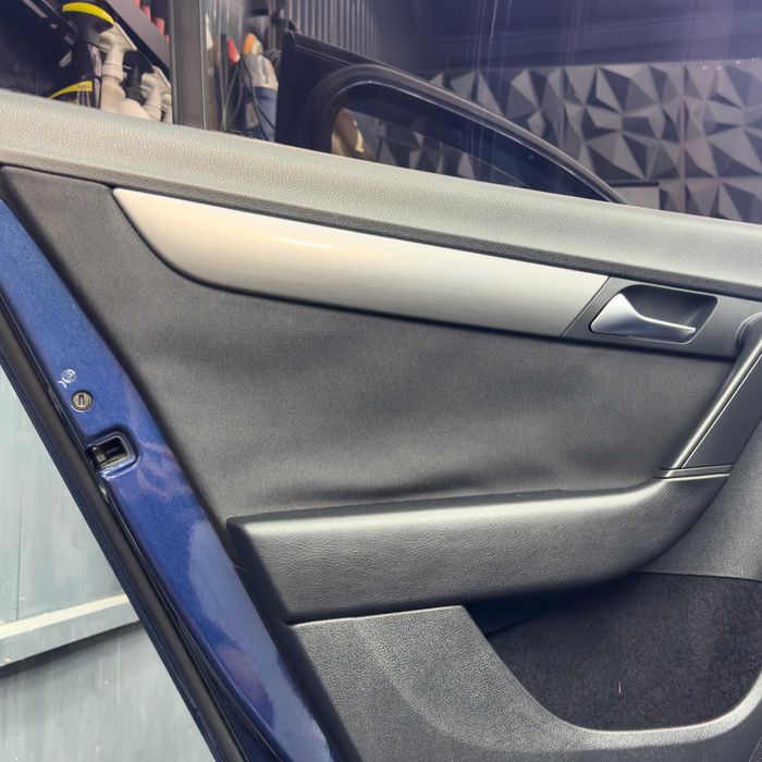 Retapitare Fete Usi Material Alcantara/Textil Toate Marcile Auto