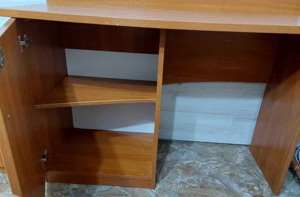 Бюро, нощно шкафче и масичка   заедно