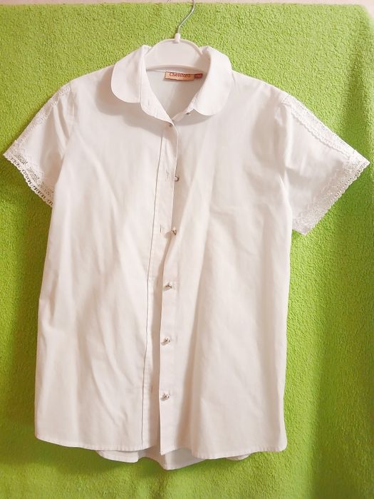 Продаются школьные блузки