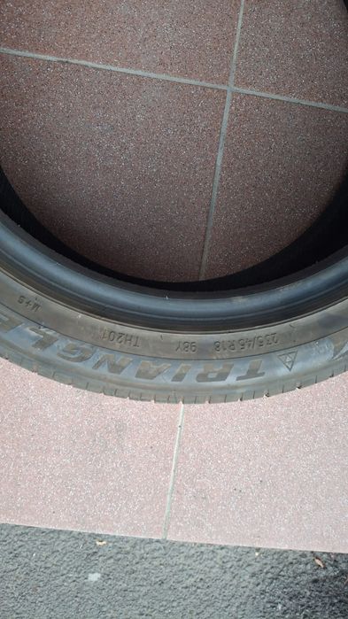Продам шины 235/45/R18