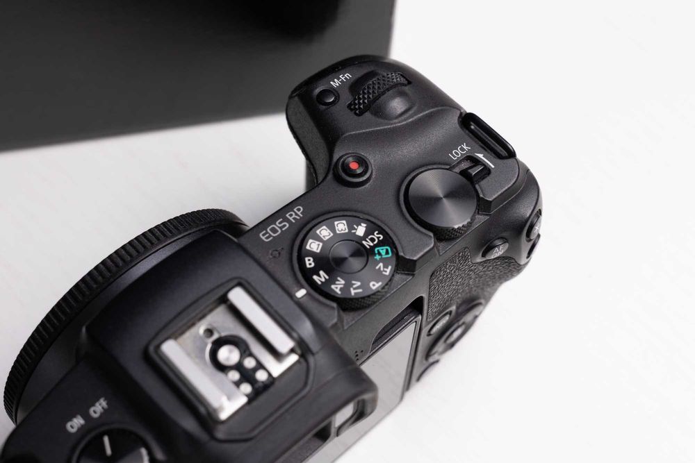 Full frame Canon RP + 6 батерии