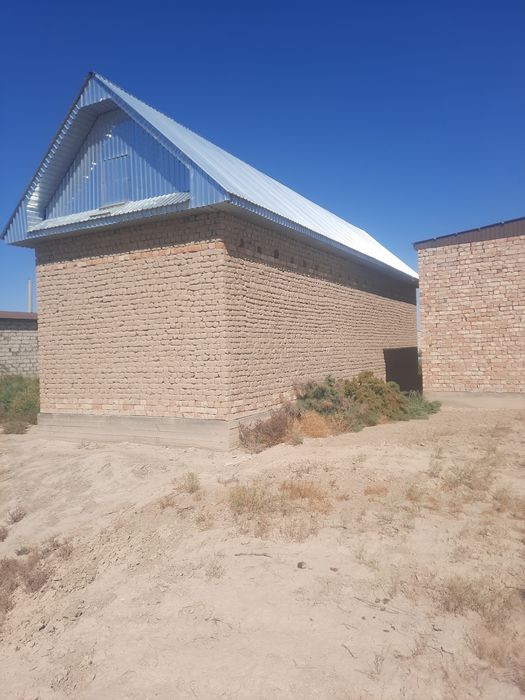 Продам времянку Байтерек 3