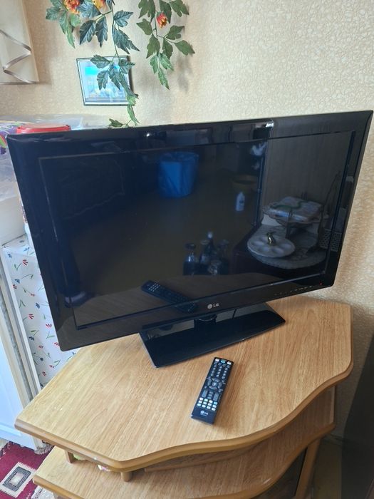 Продам телевизор LG