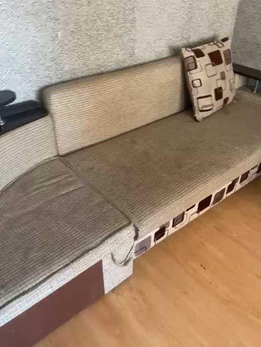 Диван Б/У даром бесплатно