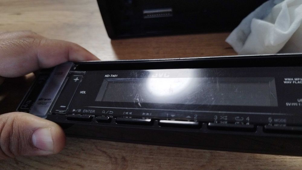 CD/MP3 плейър JVC KD-T401 за кола