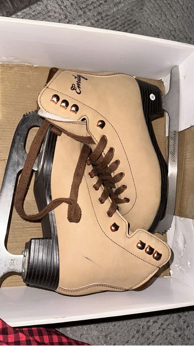 Коньки фигурные 35 размер