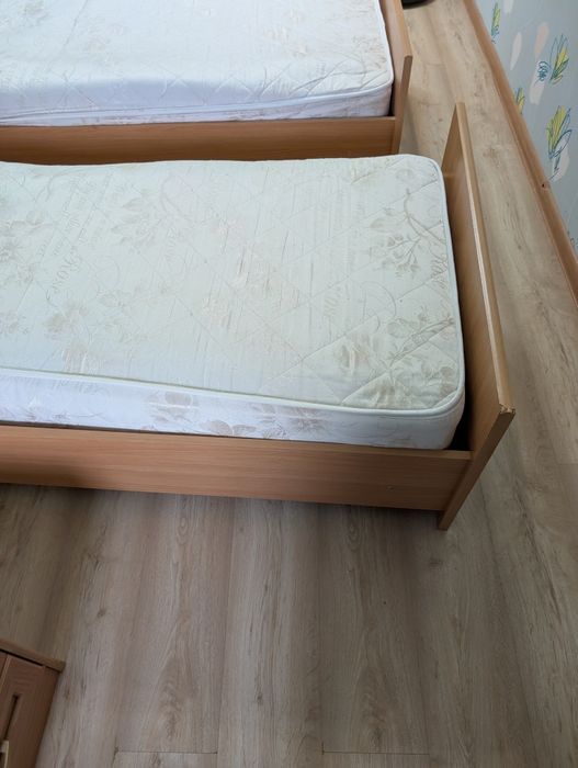 Односпальные кровати.