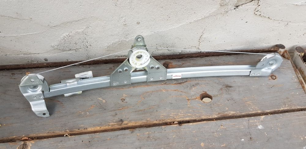 Macara Dreapta Spate Mercedes C Class C180 C200 C220 W202