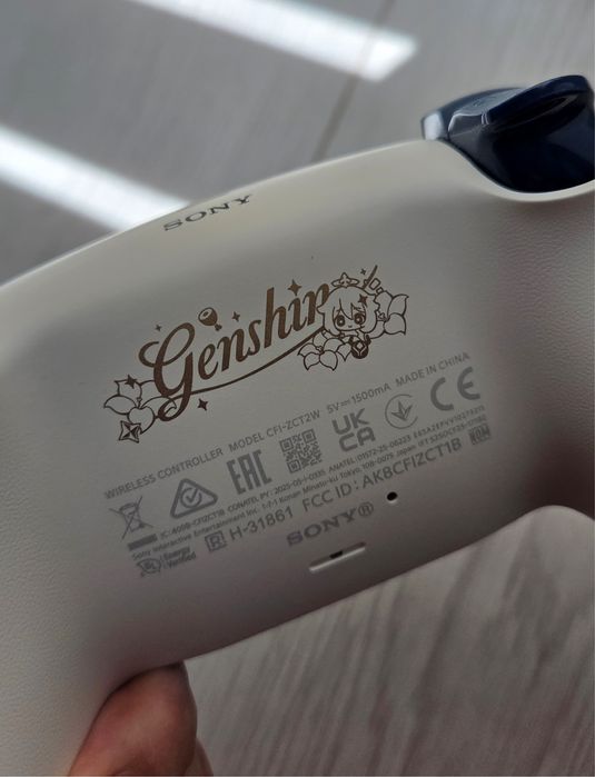 DualSense PS5 Genshin Impact Limited Edition