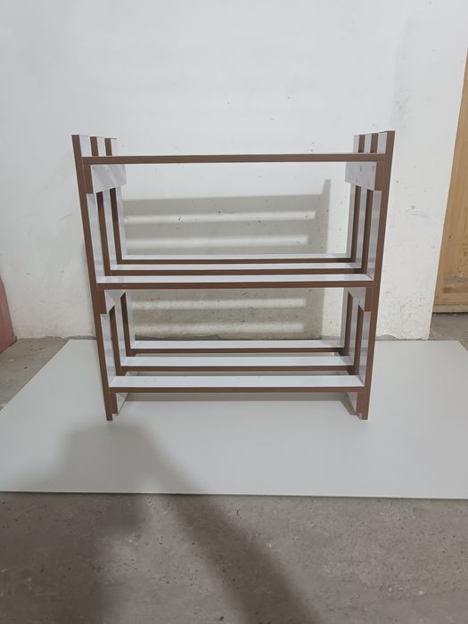 Oyoq kiyim qoʻyadigan.