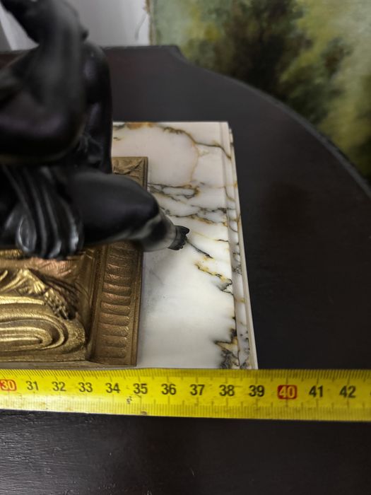 Ceas din marmura mecanic