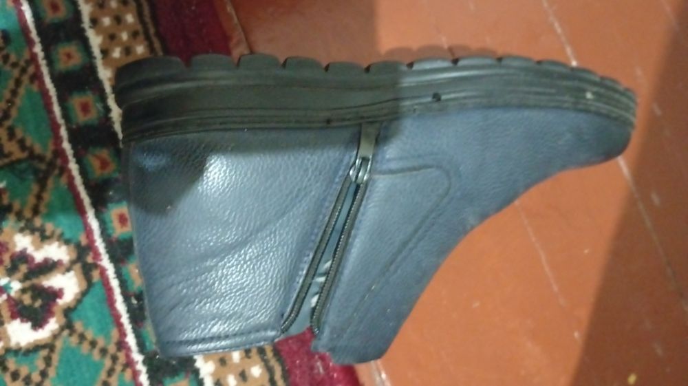 Продаются сапоги