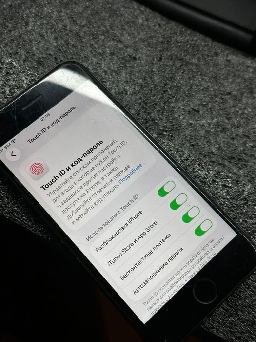 iPhone SE 2020года 128гб