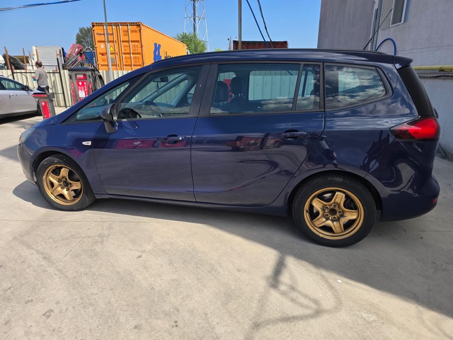 Opel Zafira An 2014  motor 1.9 diesel  7 locuri automata