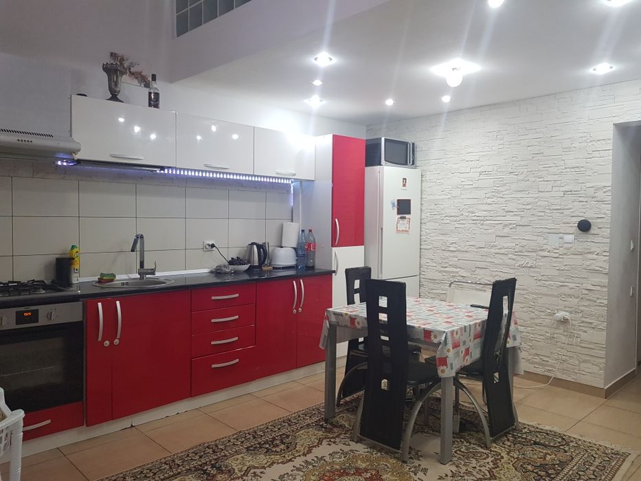 Persoana fizica Vand apartament cu 2 camere