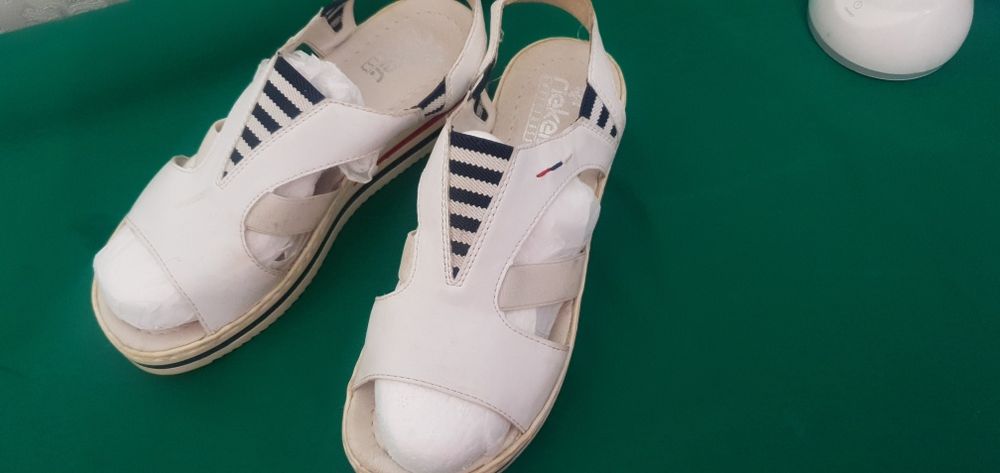 Женские сандалии на платформе RIEKER