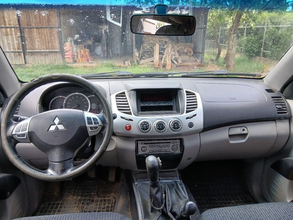 Vând Mitsubishi L200