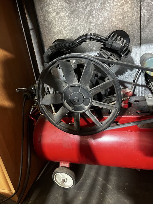 Продам компрессор