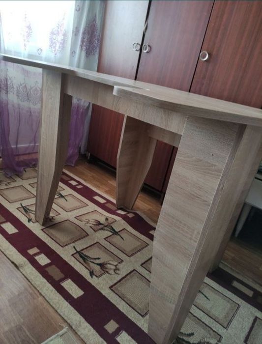 Компьютерный и школьный стол. Новый.