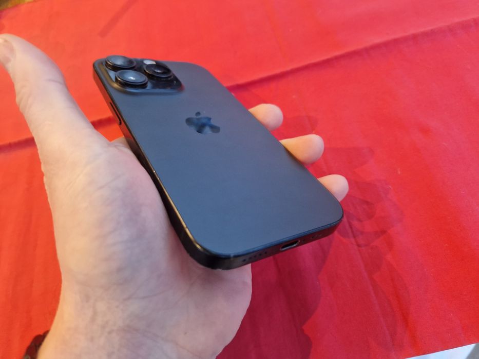 -Iphone 16Pro, Black Titanium, 128Gb, 8Ram, Bat:94%, 306 cicluri incar